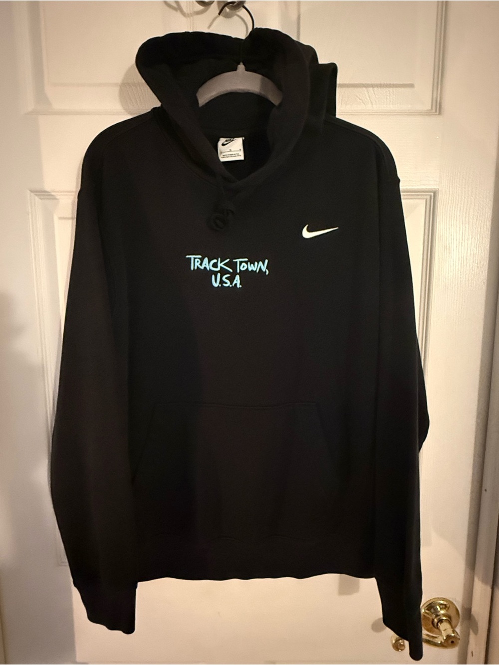 Nike $85 Limited Edition Track Town Embroidered Track & Field Pullover Hoodie M - Picture 2 of 3